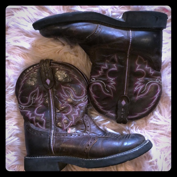 Justin Boots Shoes - Adorable Used justin Gypsy cowgirl short boots